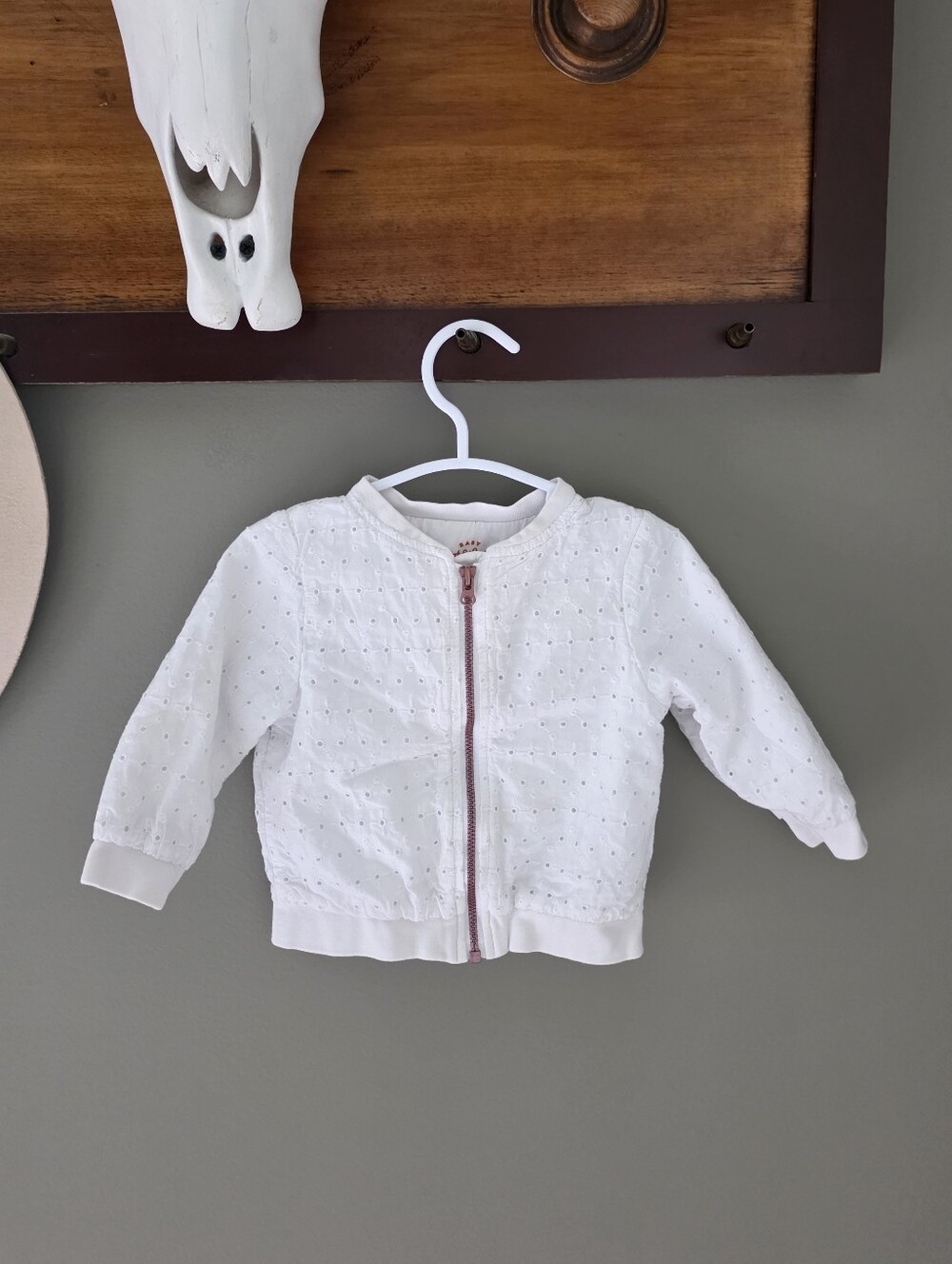 Baby Cat & Jack White Eyelet Jacket Size 6-9m